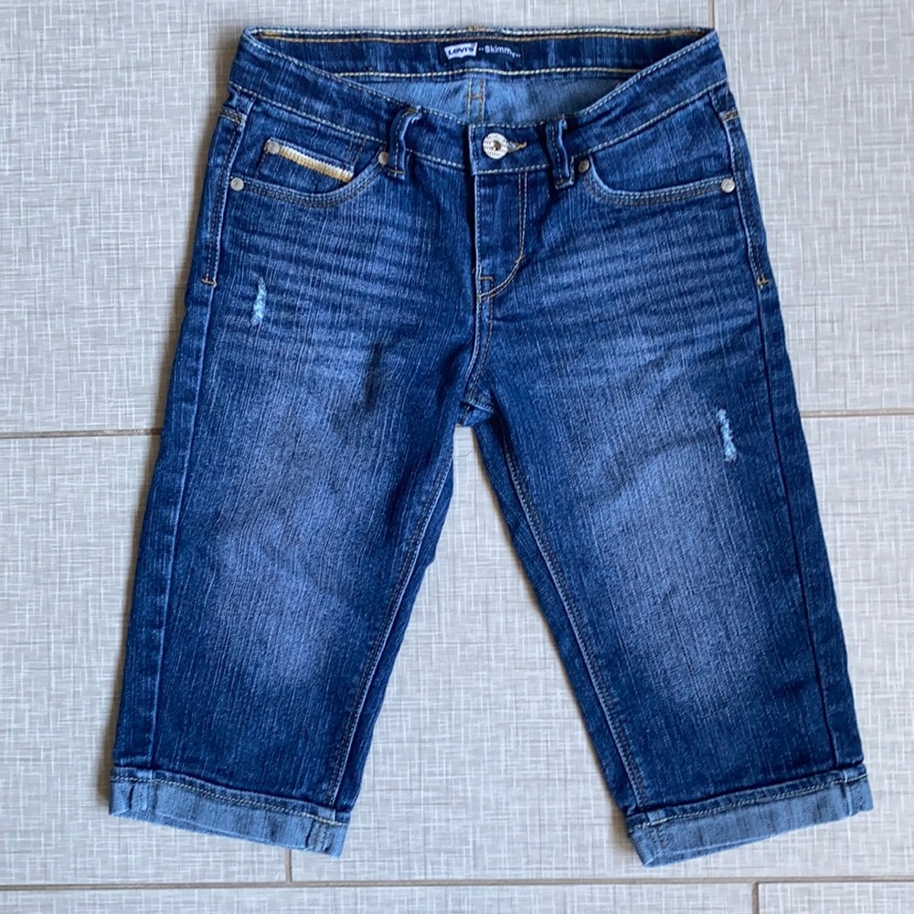 Levi’s denim skimmer shorts in dark denim.  Size 10.
